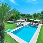 Villa Owl Divina - Luxury Retreat
